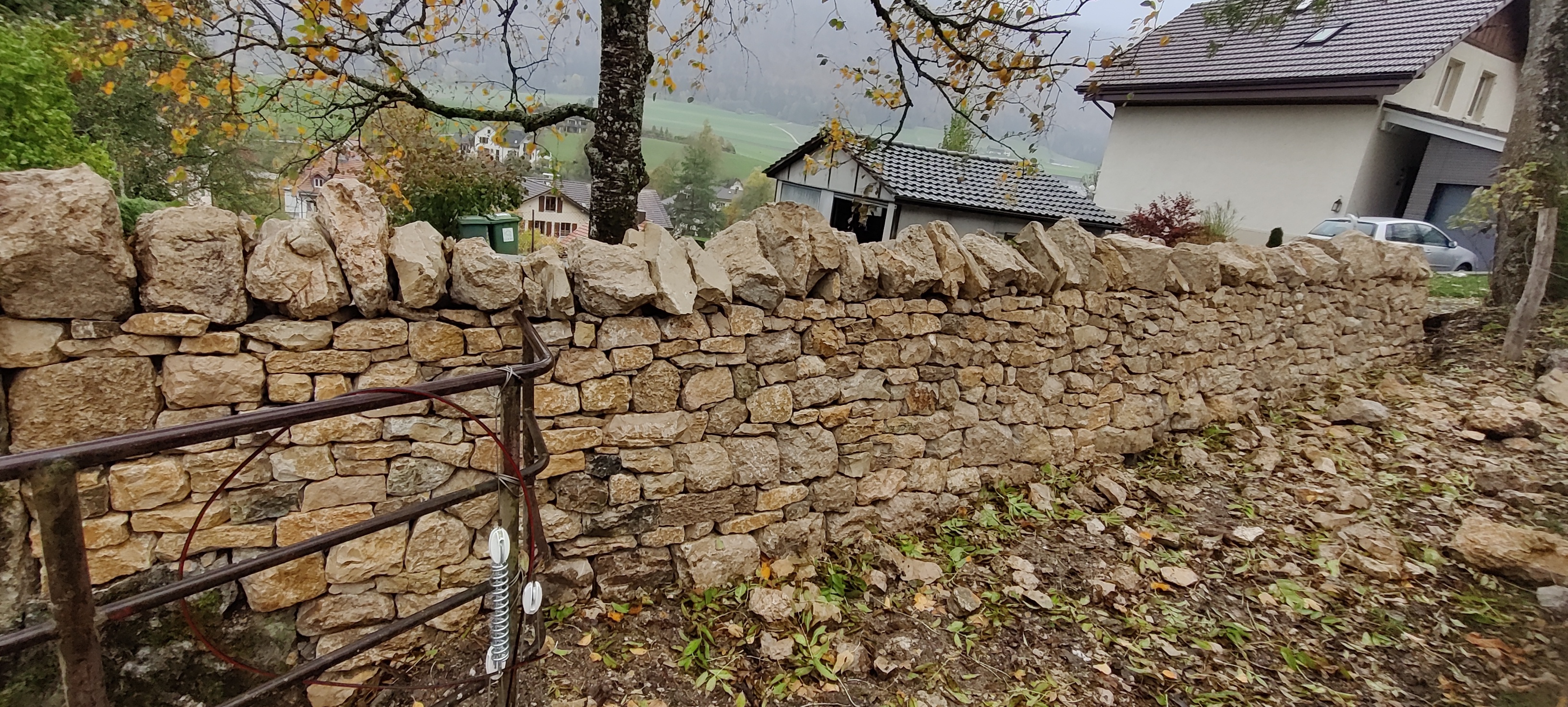 INSTANDSETZUNG EINER MAUER IN CORMORET